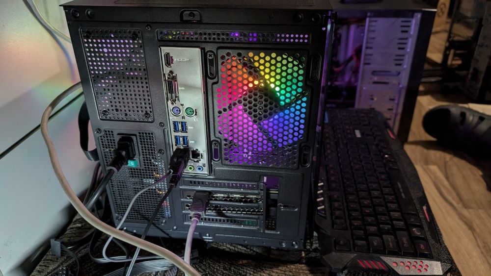 Komputer gamingowy ryzen 5 rtx 3070/rx6600xt ssd500nvme 16gb