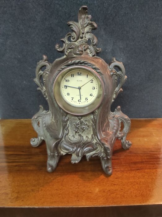 Stary zegar mosiężny