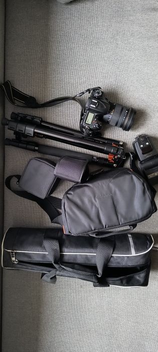 Lampa błyskowa Yongnuo + statyw