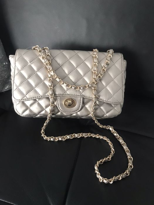 Bolsa/mala prateada NOVA