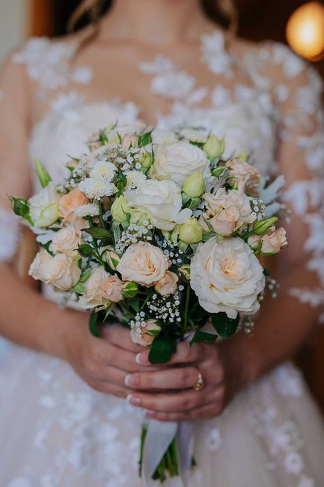 Auto do ślubu Mercedes CLA dekoracja gratis samochód wynajem