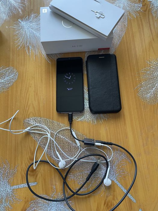 Телефон смартфон Xiomi Mi 9 SE 128Gb 2сім чорний