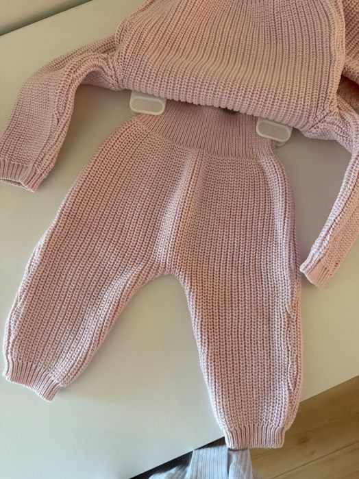 Костюмчик вʼязаний трикотажний BabyMio на дівчинку 0-4 міс