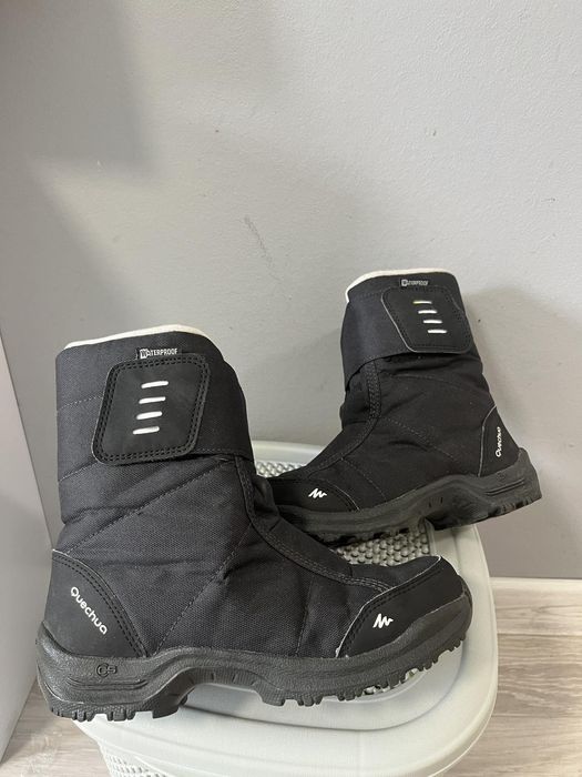 Черевики Quechua Кросівки Skechers Чоботи