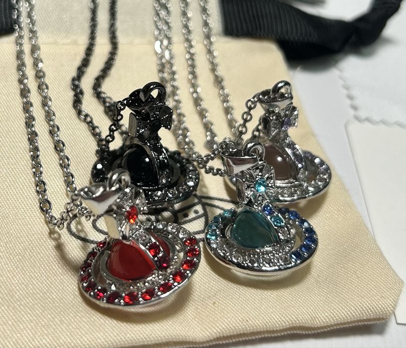 Підвіска Vivienne Westwood