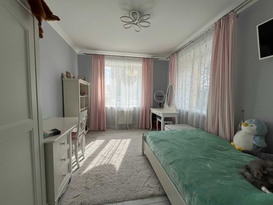 Продаж 3кім. гарний ремонт низький поверх ж/к Чайка вул.Лобановського