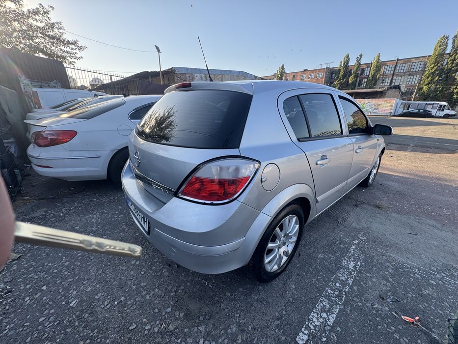 Продам Opel Astra h 2006 року 1.6 бенз