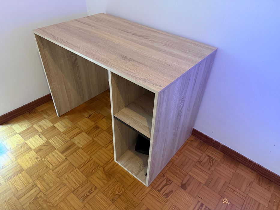 Secretária 100 X 60 ótimo estado