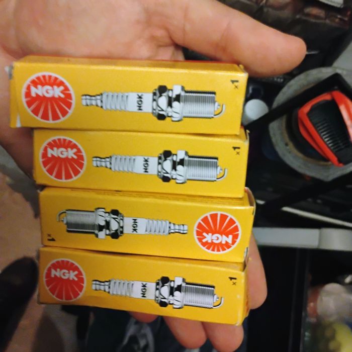 Nowe 4 świece NGK