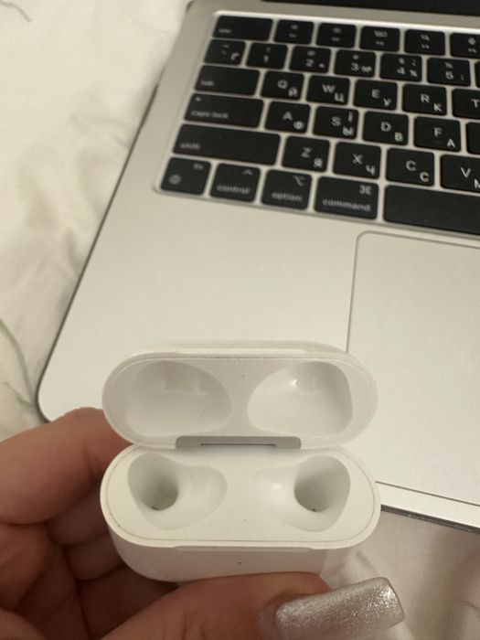 airpods 3 (кейс+лівий навушник)