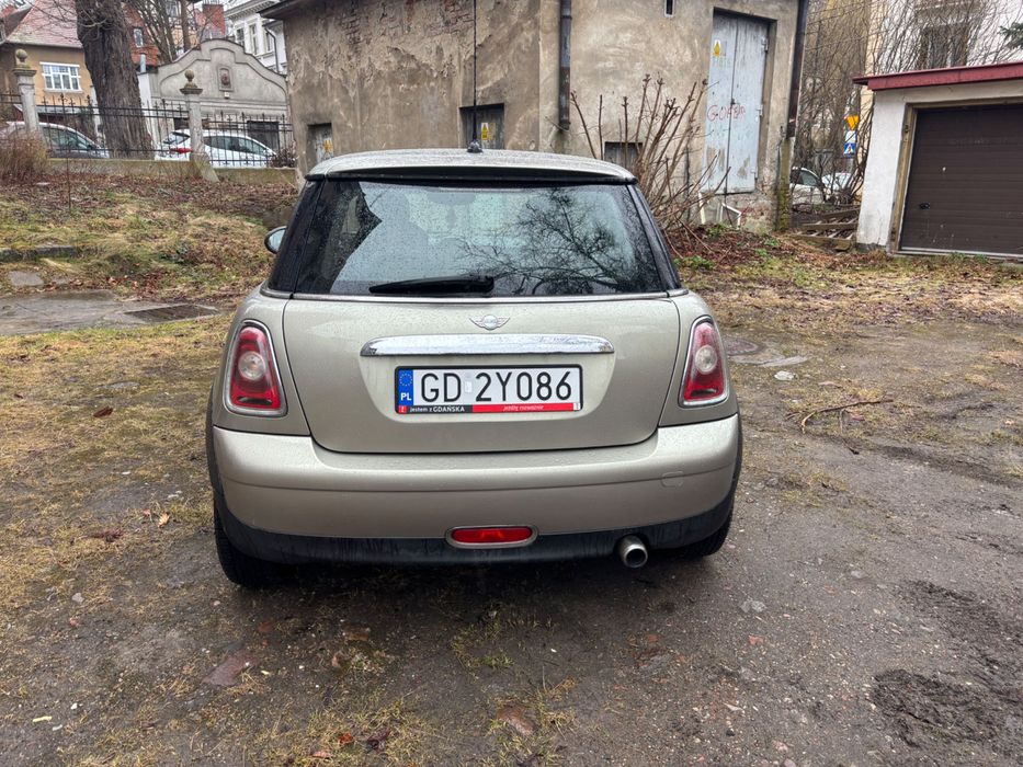 Samochód marki MINI