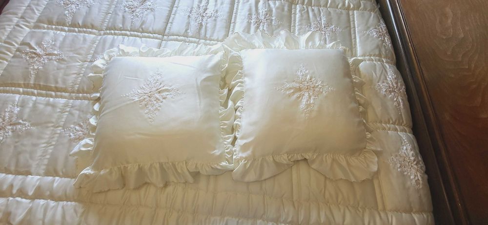 Colcha de cama de casal com 2 almofadas