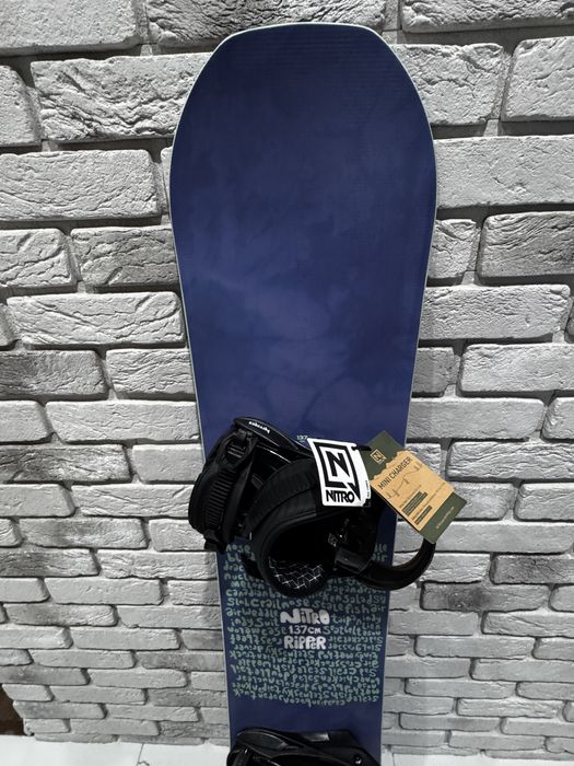 Nowa deska snowboardowa Nitro 137cm z nowymi wiazaniami nitro
