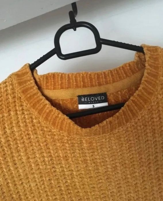 Sweter ze wstążkami