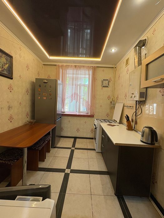Продаж 1 к/к . Район Варварського моста , вул. Лагерне поле
