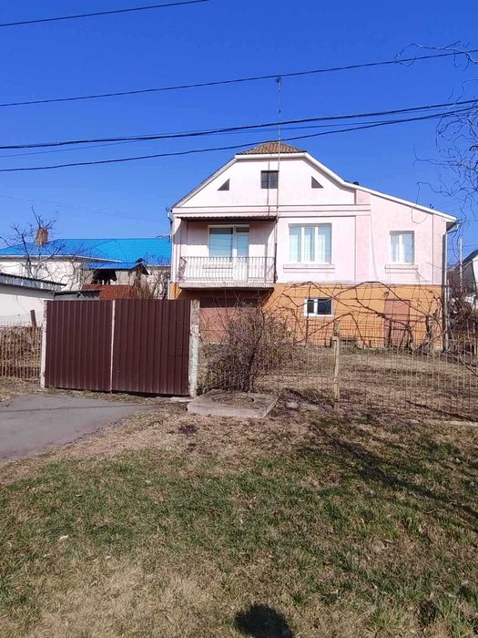Продається 2-поверховий будинок SH
