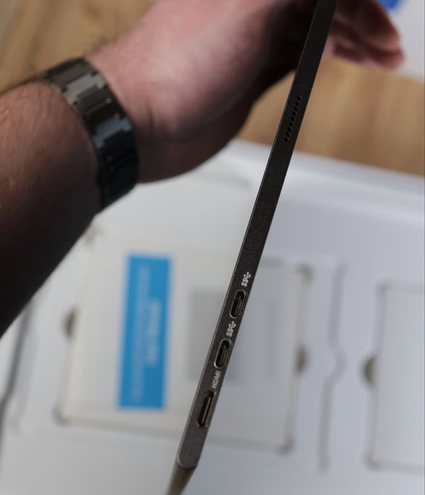 Портативний сенсорний 4K OLED монітор 15.6