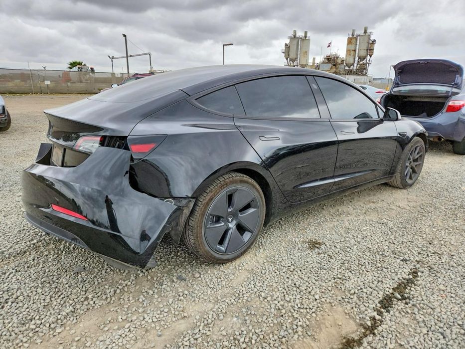 Продам Tesla Model 3 2023