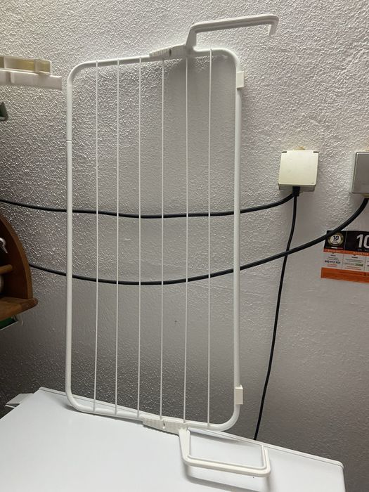 Estendal para a roupa branco