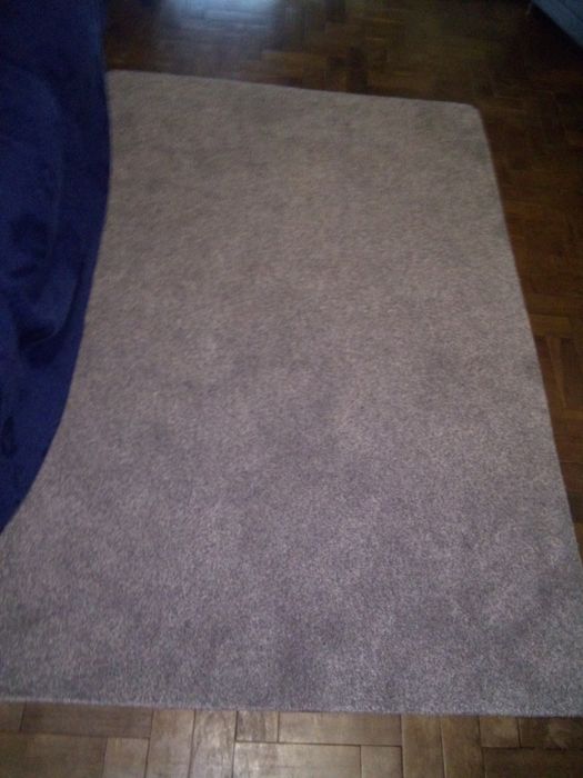 Carpete pequena, cinzento claro