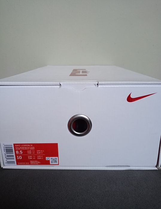 Nike, rozmiar 42.