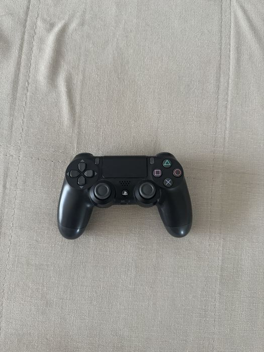 Ps4 500GB usada, mas sem sinais de uso