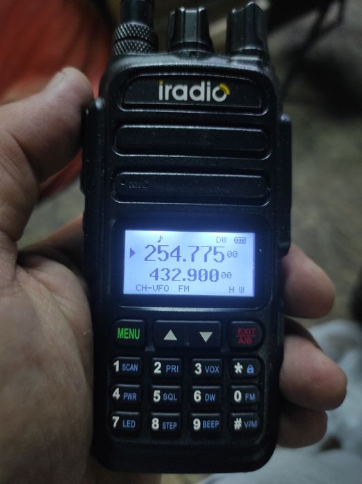 Iradio UV83 Satcom
