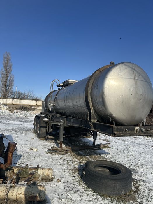 Причеп цистерна Автоцистерни 12куб (нержавійка) та 24куб (сталь)