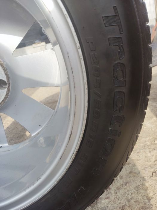 Продам диски з шинами r16 205/60 розболтовка 5×112