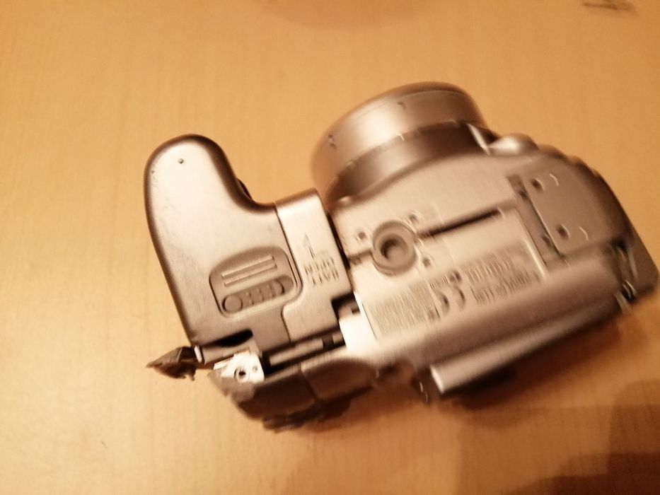 Продаю фотоаппарат Canon на запчасти