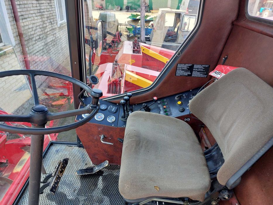 Зернозбиральний комбайн Massey Ferguson 16 2.7m