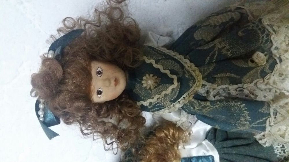 Bonecas de porcelana