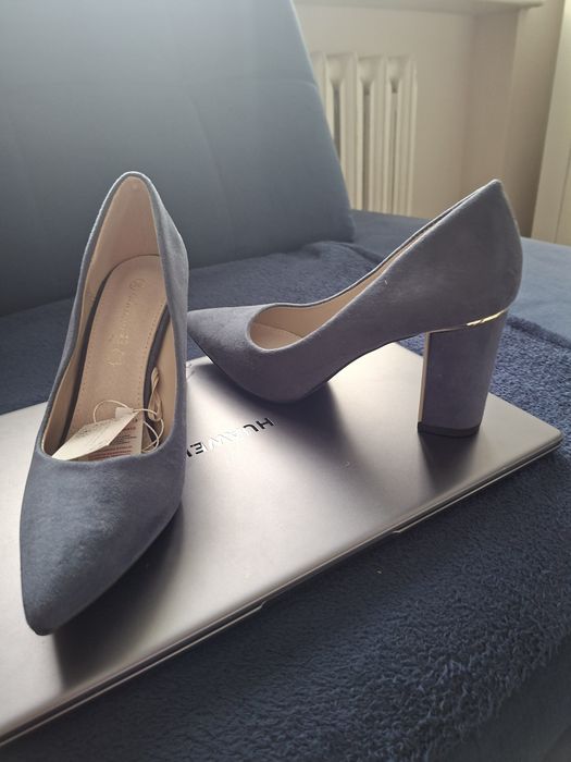 Buty damskie na słupku