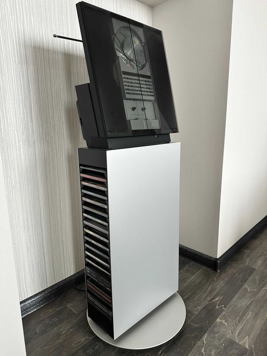 Продам музыкальный центр Bang & Olufsen в идеальном состоянии.