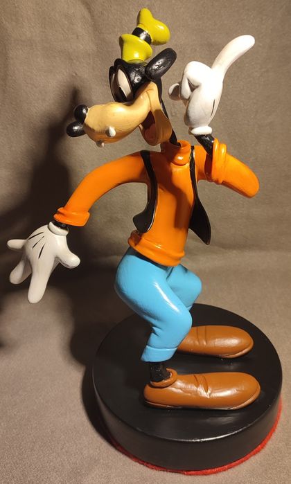 Escultura de Pateta 31x25x16