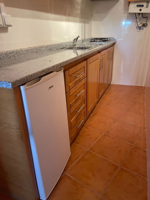 ARRENDA-SE casa mobiliada com despesas 100% incluídas