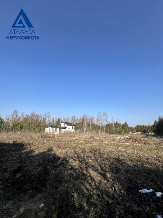 Пропонуємо до продажу 2 суміжні земельні ділянки  в селі Озерце.