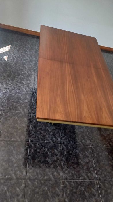 Mesa de jantar extensível