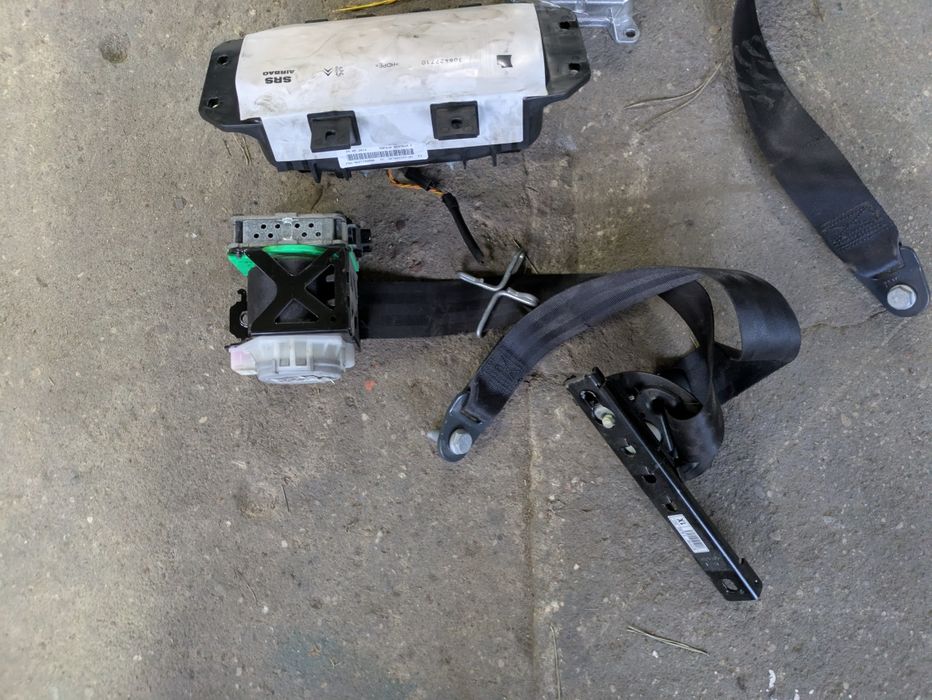 Citroen C4 II  b7 DS4 pas bezpieczeństwa lewy prawy air bag sensor