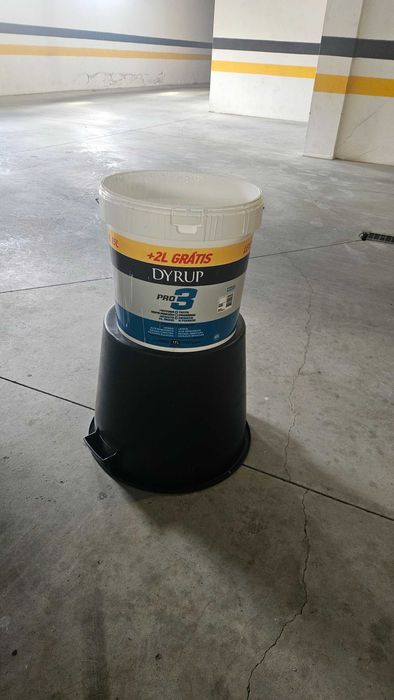 Balde de 17 litros de tinta branca mate