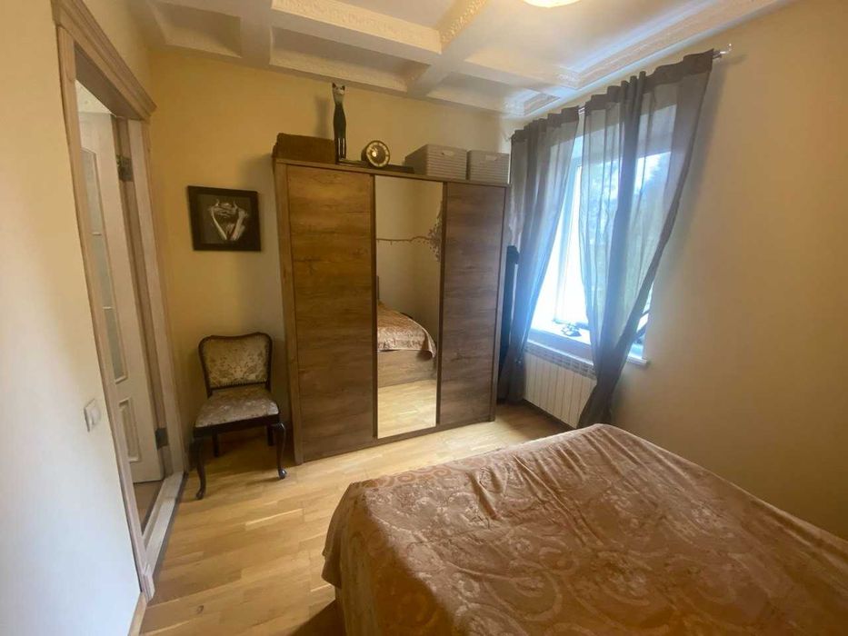 Сдам 3-комнатную квартиру в Центре г. Днепр. Евроремонт. Свой двор на 4 квартиры.