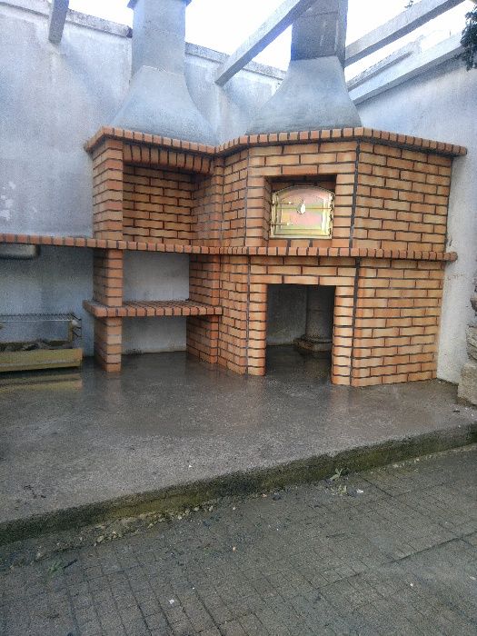 Mesa em britado clara