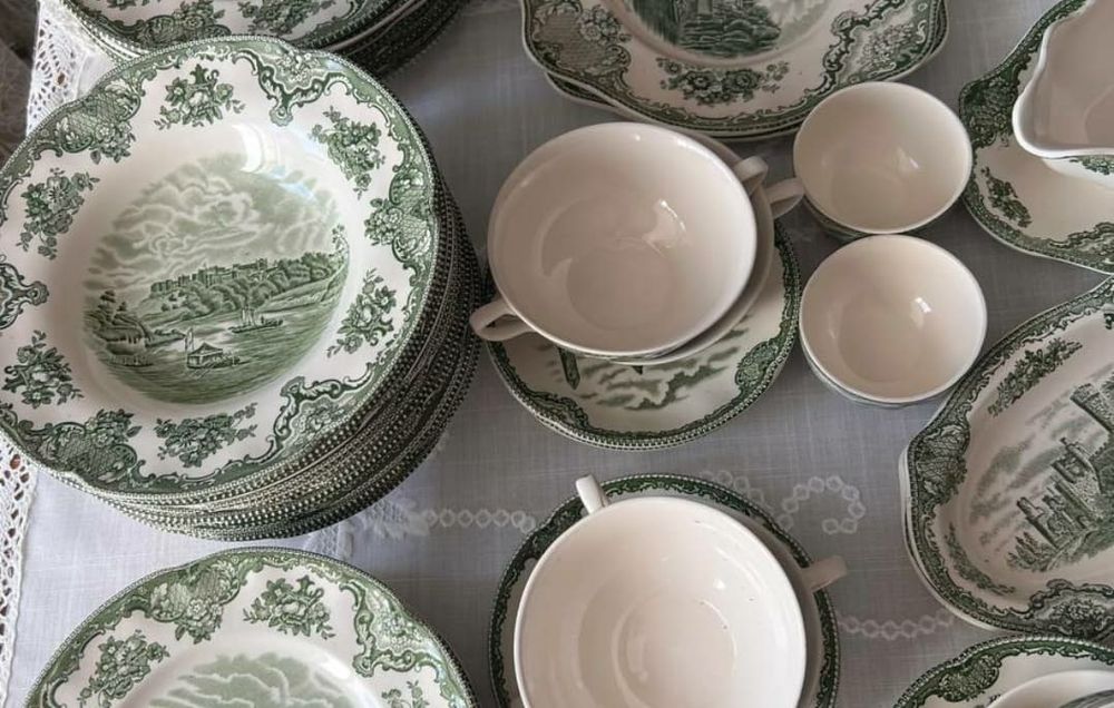 Англійський сервіз Johnson Bros England Old Britain Castles. Зелений