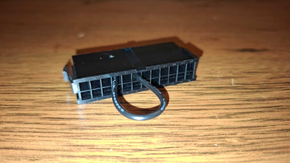 24-Pin Power Connector