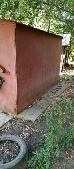 Цільно металевий сарай