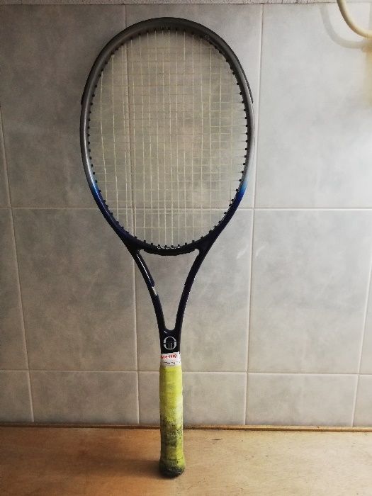Excelentes Raquetes de Ténis, marcas Sergio Yacchini e Wilson.