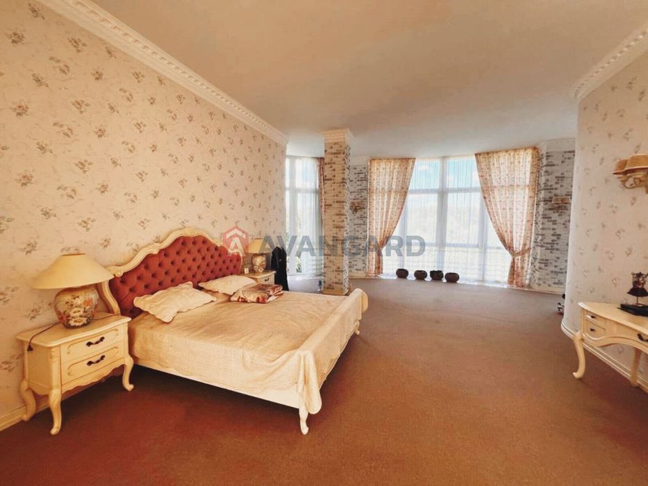 Комфортабельний особняк в Дахнівці