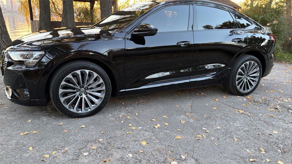 Легковий автомобіль
