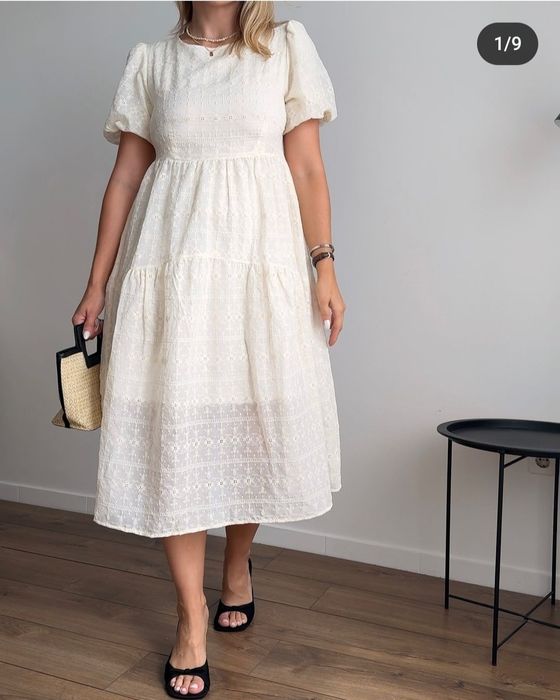 Ярусна чарівна сукня.