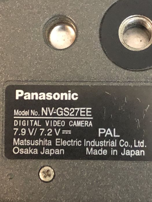Видеокамера  Panasonik nv-gs27ee